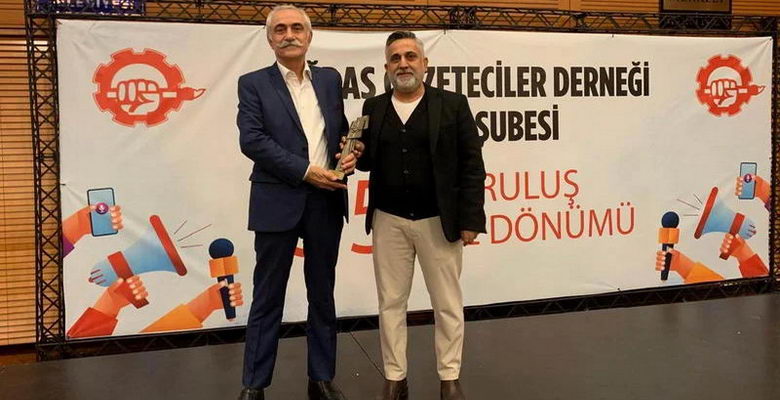 Ekrem Hayri Peker ÇGD Araştırma Ödülünü aldı